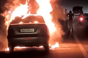 Amravati car fire NH-47 News