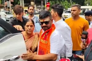 Rakesh Singh BJP candidate Bandar Assembly nomination Kolkata: राकेश सिंह ने विद्यासागर की तस्वीर के साथ भरा नामांकन