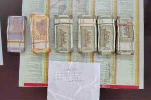 Kolkata Swing Bridge cash seizure: नाका जांच के दौरान पुलिस ने 2.18 लाख रुपये बरामद किए