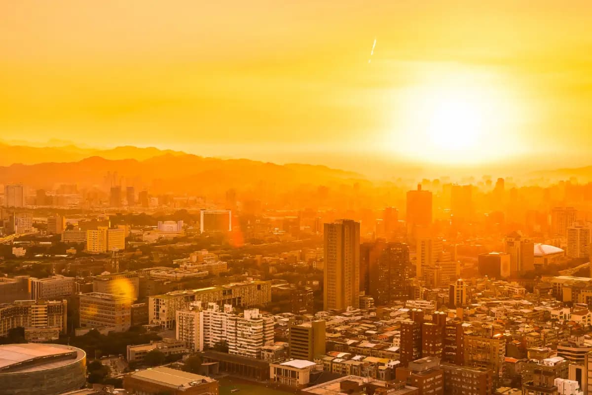 Nagpur Heat Wave Alert: नागपुर में 18 अप्रैल को हीट वेव का येलो अलर्ट, जिला प्रशासन ने नागरिकों से बरतने को कहा ये जरूरी सावधानियां