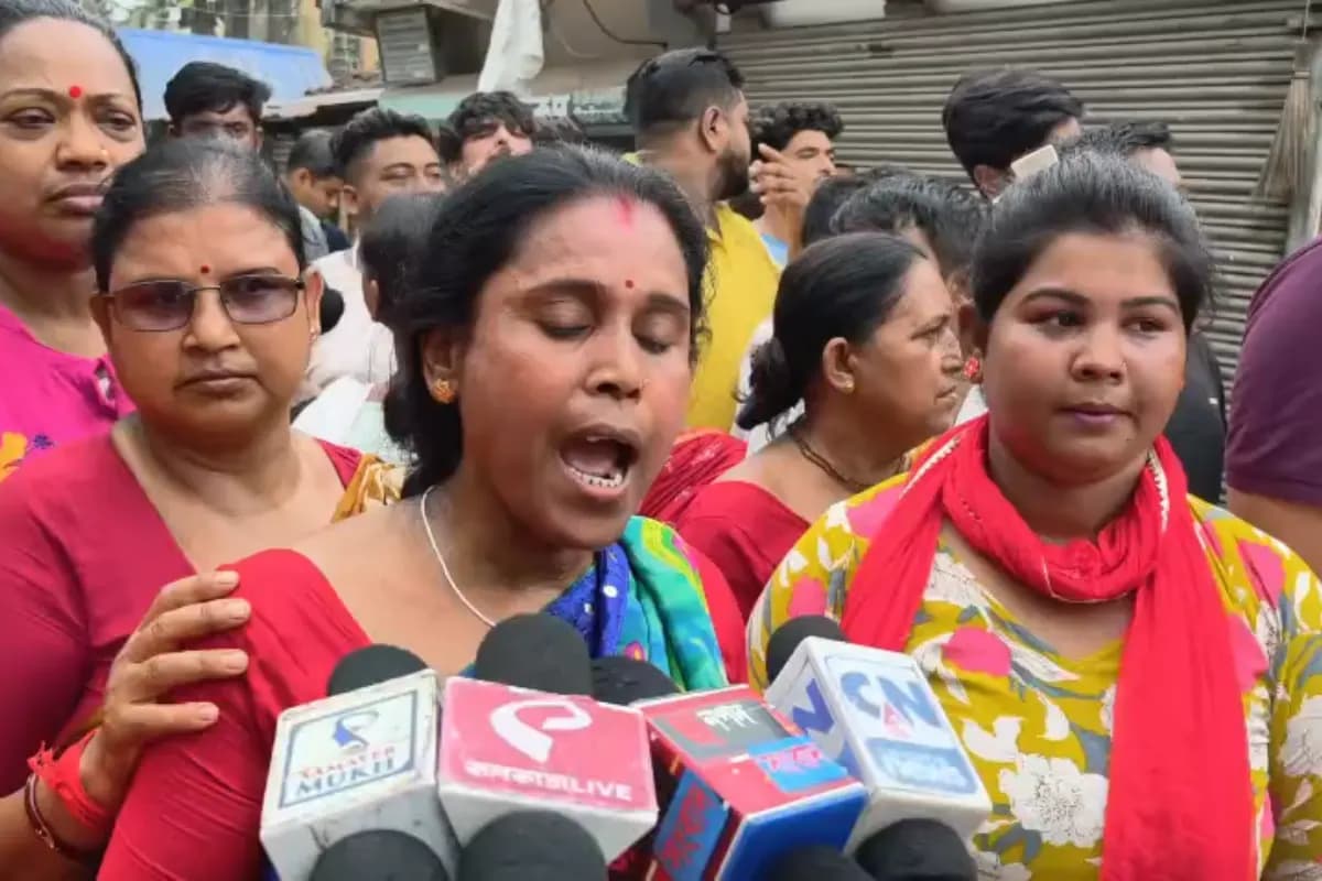 Bengal Elections: बनगांव में चुनाव प्रचार के दौरान हंगामा, भाजपा प्रत्याशी अशोक कीर्तनिया का थाने के सामने धरना | Videos