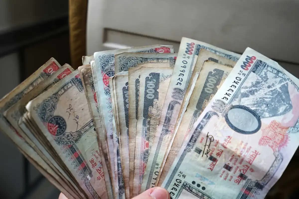 नेपाल में बड़ा बदलाव: अब महीने में दो बार मिलेगी सैलरी, कर्मचारियों में खुशी की लहर