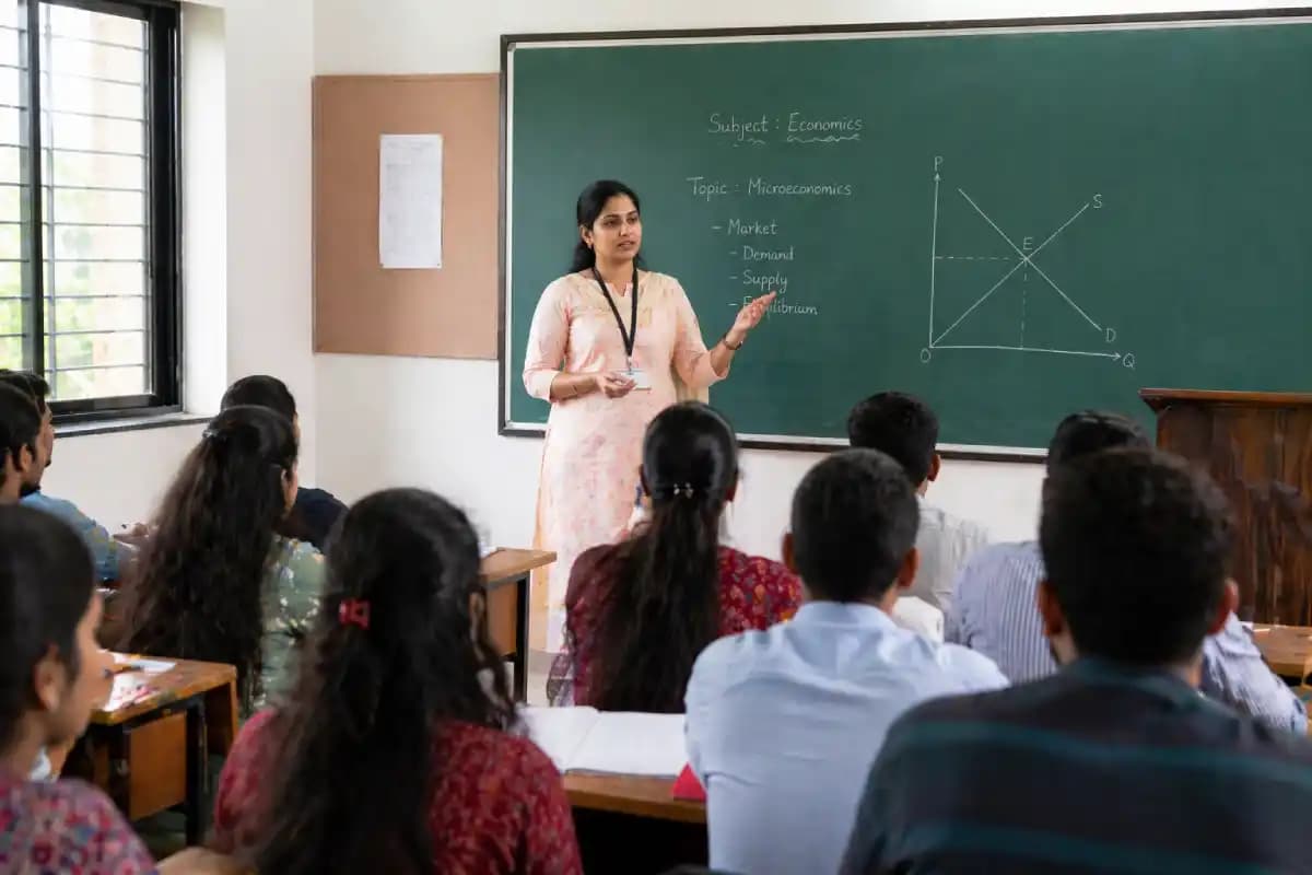 महाराष्ट्र में नई योजनाओं से विकास को गति, बायोगैस नीति और आईटी पार्क को मंजूरी