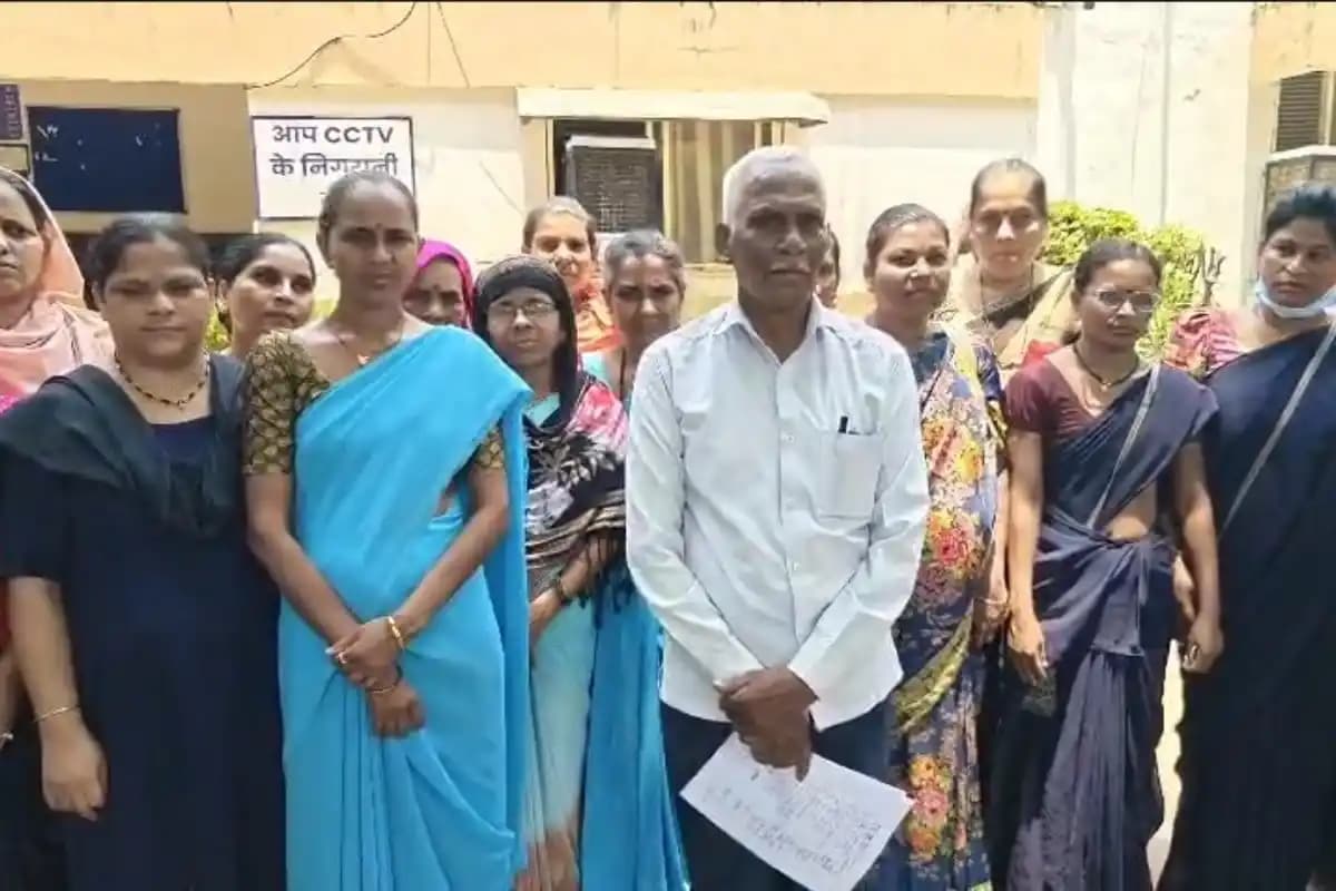 नागपुर अस्पताल में महिला सफाई कर्मचारियों का हक के लिए आंदोलन तेज