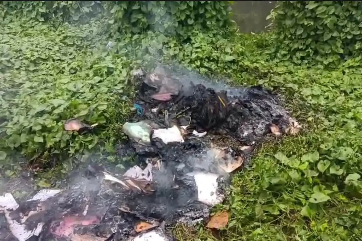 Kolkata News: खाल किनारे फाइल जलाने को लेकर हंगामा, सिमप्लेक्स कंपनी पर उठे सवाल