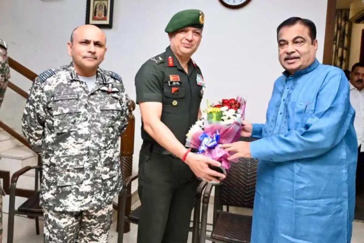 Nagpur News: देश सेवा और युवा विकास पर हुई अहम चर्चा, मेजर जनरल विवेक त्यागी ने नितिन गडकरी से की मुलाकात