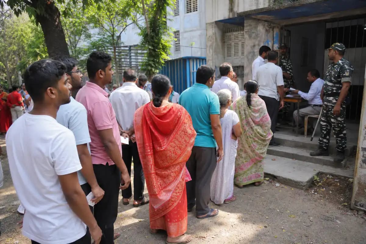 Kolkata Port Assembly Exit Poll 2026: फिरहाद हाकिम को 32-42 हजार वोटों की बढ़त का अनुमान, 89.67% रिकॉर्ड मतदान