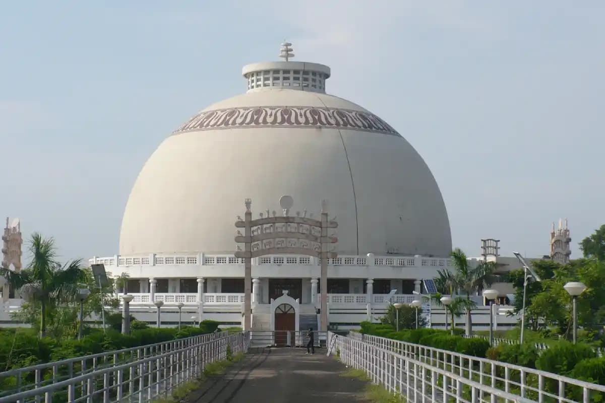Nagpur News: दीक्षाभूमि में कलाकारों ने बुद्ध के जीवन प्रसंगों को किया जीवंत