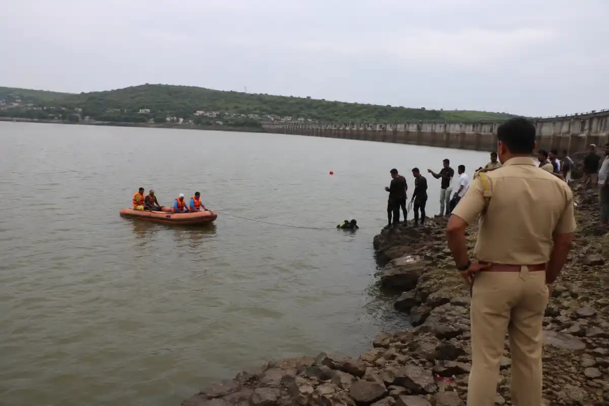 Amravati News: धातखेड़ा बांध में चार युवाओं के डूबने की आशंका, इलाके में मचा डर