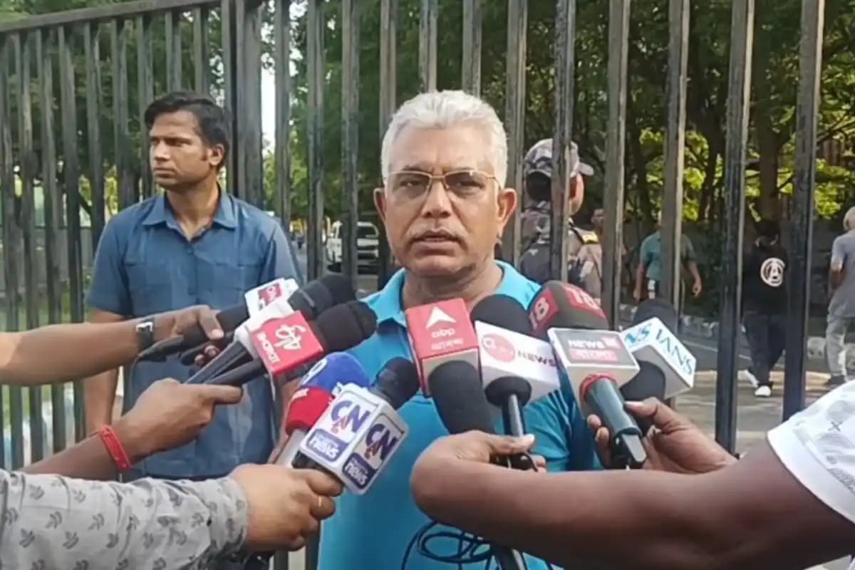 Kolkata News: सुजित बोस की गिरफ्तारी, वोटर सूची विवाद और शुभेंदु अधिकारी के असम दौरे पर दिलीप घोष का बड़ा बयान
