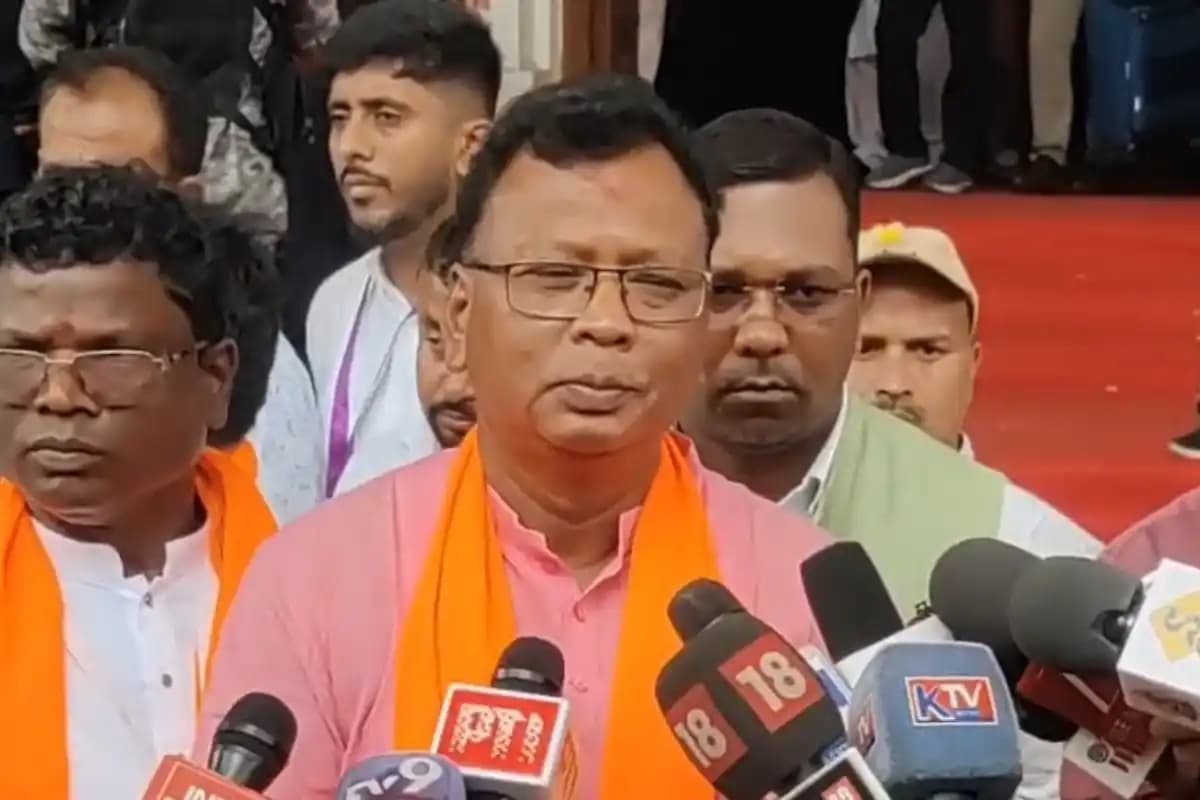 Kolkata News: शपथ लेने के बाद मंत्री अशोक किर्तनिया ने जनता को भरोसा दिया
