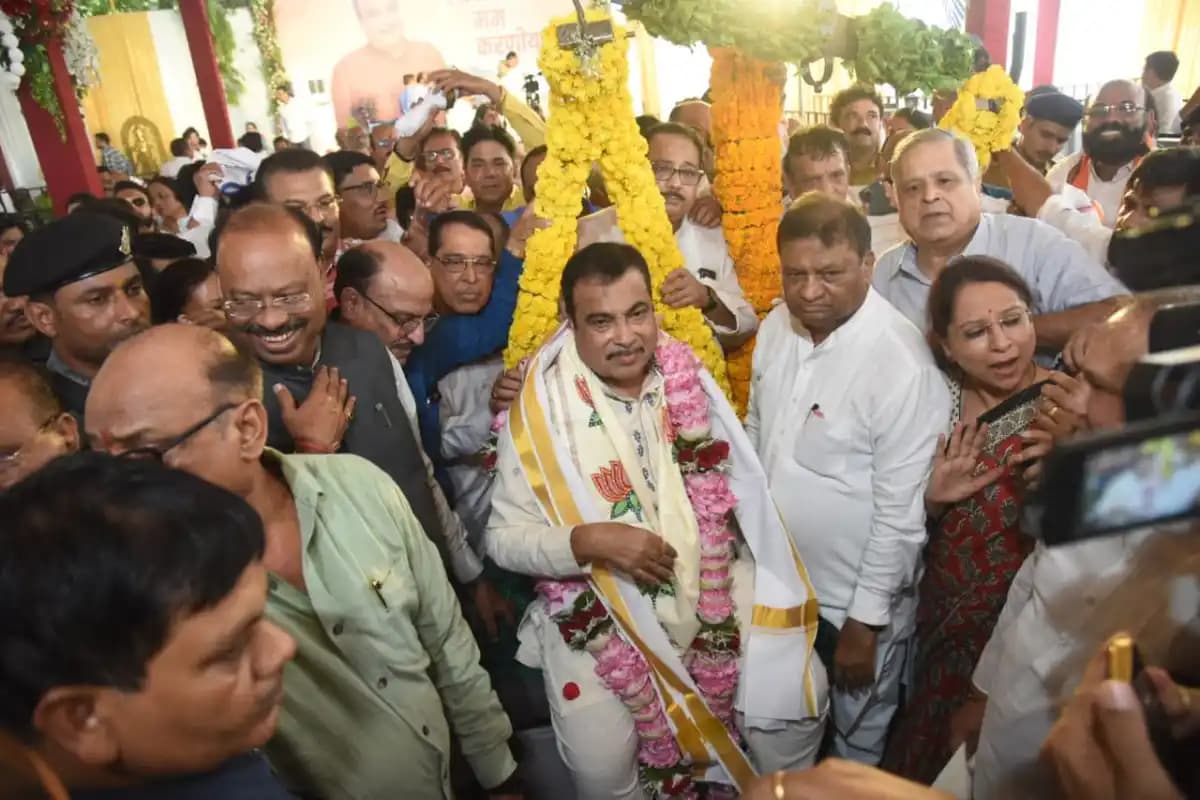 नागपुर में “वस्त्र तुला” कार्यक्रम के साथ हुआ अनोखा सम्मान समारोह