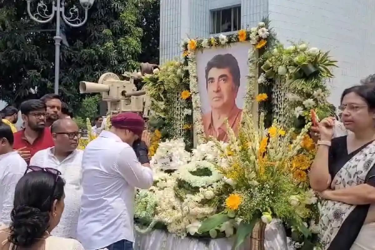 Kolkata News: अनीक दत्ता के निधन से टॉलीवुड में शोक, लॉकेट चटर्जी ने जताया दुख