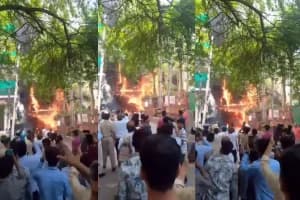 दिल्ली: मालवीय नगर के लेमन ग्रीन रेस्टोरेंट में भीषण आग, 21 की मौत