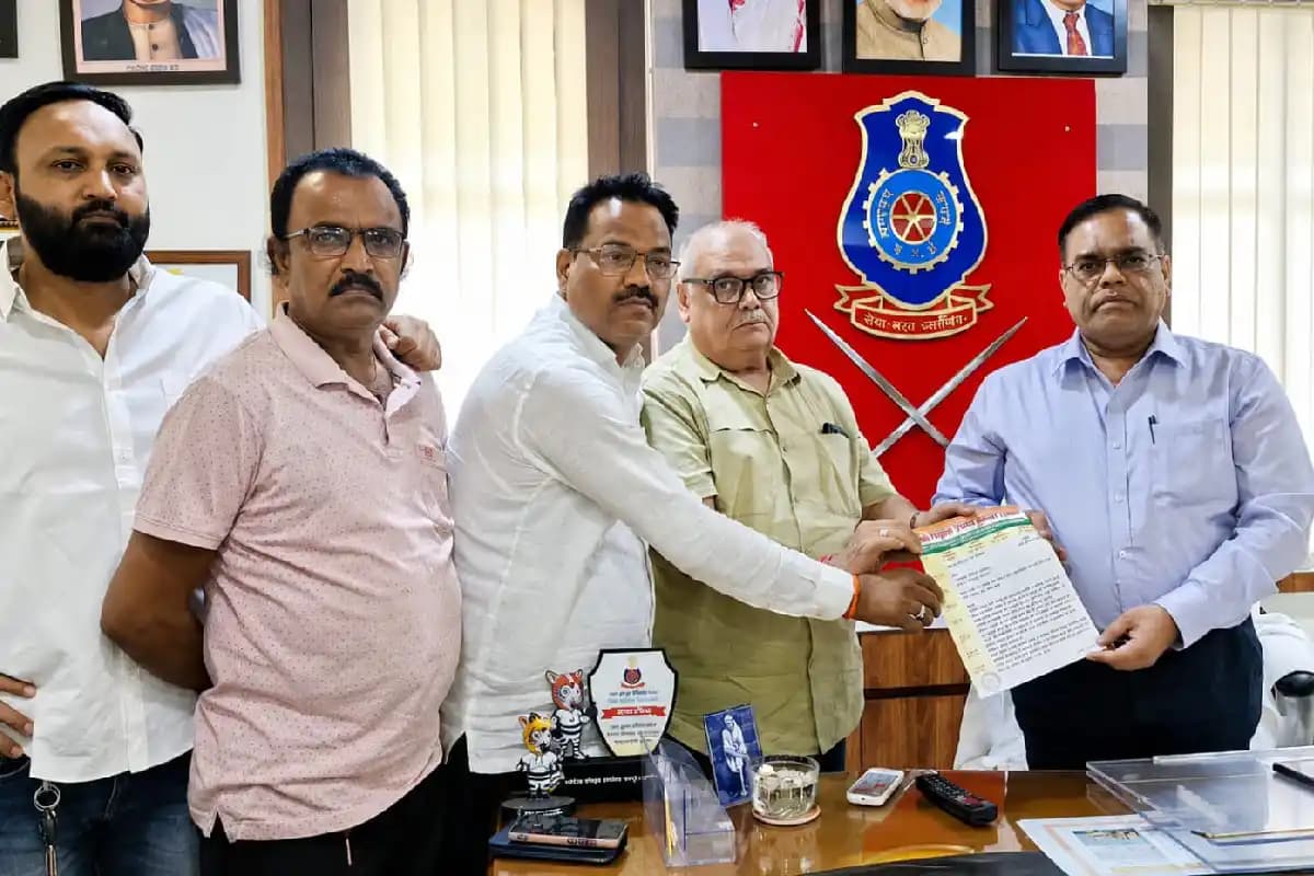 नागपुर में ट्रेलर मालिकों ने ओवरलोडिंग के खिलाफ अभियान शुरू किया, सख्त कार्रवाई की मांग