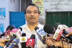 Firhad Hakim resigns as Kolkata Mayor: कोलकाता निगम में कामकाज प्रभावित होने के बीच फिरहाद हाकिम ने मेयर पद से इस्तीफा दिया
