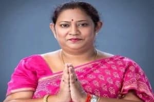 TMC पर बढ़ा दबाव! फिरहाद हकीम के बाद बिधाननगर की मेयर कृष्णा चक्रवर्ती ने भी दिया इस्तीफा