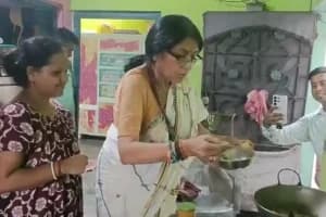 Roopa Ganguly Purba Medinipur Lote Fish Home Visit: रूपा गांगोपाध्याय परि दर्शन के दौरान लोटे मछली की खुशबू से खिंचकर एक घर में पहुंचीं