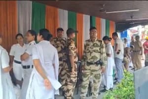 Abhishek Banerjee House Police Central Force Deployment: अभिषेक बनर्जी के घर के सामने भारी पुलिस और केंद्रीय बल की तैनाती, इलाके में बढ़ी सुरक्षा व्यवस्था