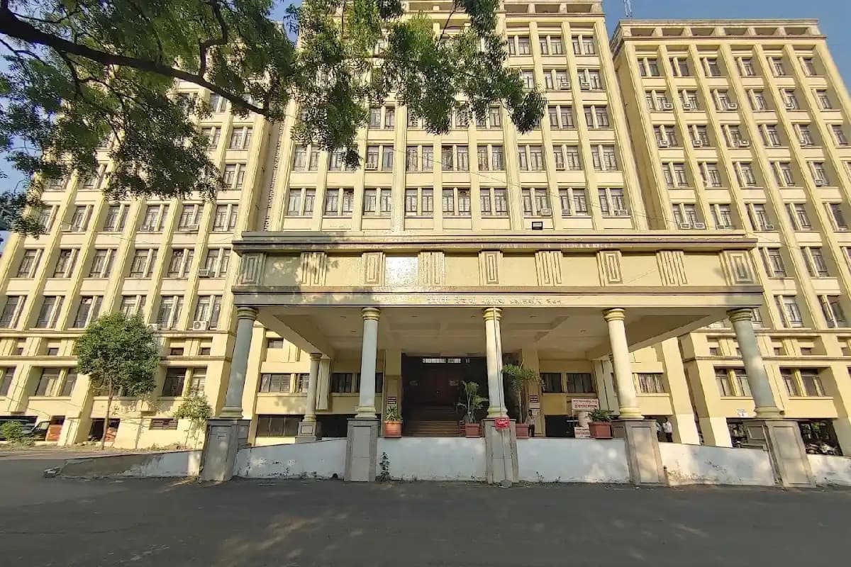 Nagpur News: आरटीआई में मनपा आयुक्त की गाड़ी के रखरखाव खर्च में पांच गुना बढ़ोतरी का खुलासा