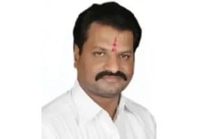 Hingoli MP Nagesh Patil Ashtikar ubt six MPs Delhi: यूबीटी के 6 सांसद नई दिल्ली पहुंचे, महाराष्ट्र की राजनीति में बढ़ीं नई चर्चाएं