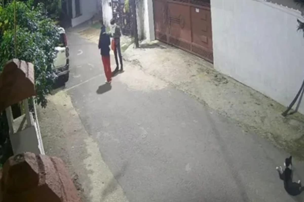 रांची में आरएसएस कार्यालय पर पेट्रोल बम से हमला, सीसीटीवी में कैद हुए संदिग्ध; जांच में जुटी पुलिस