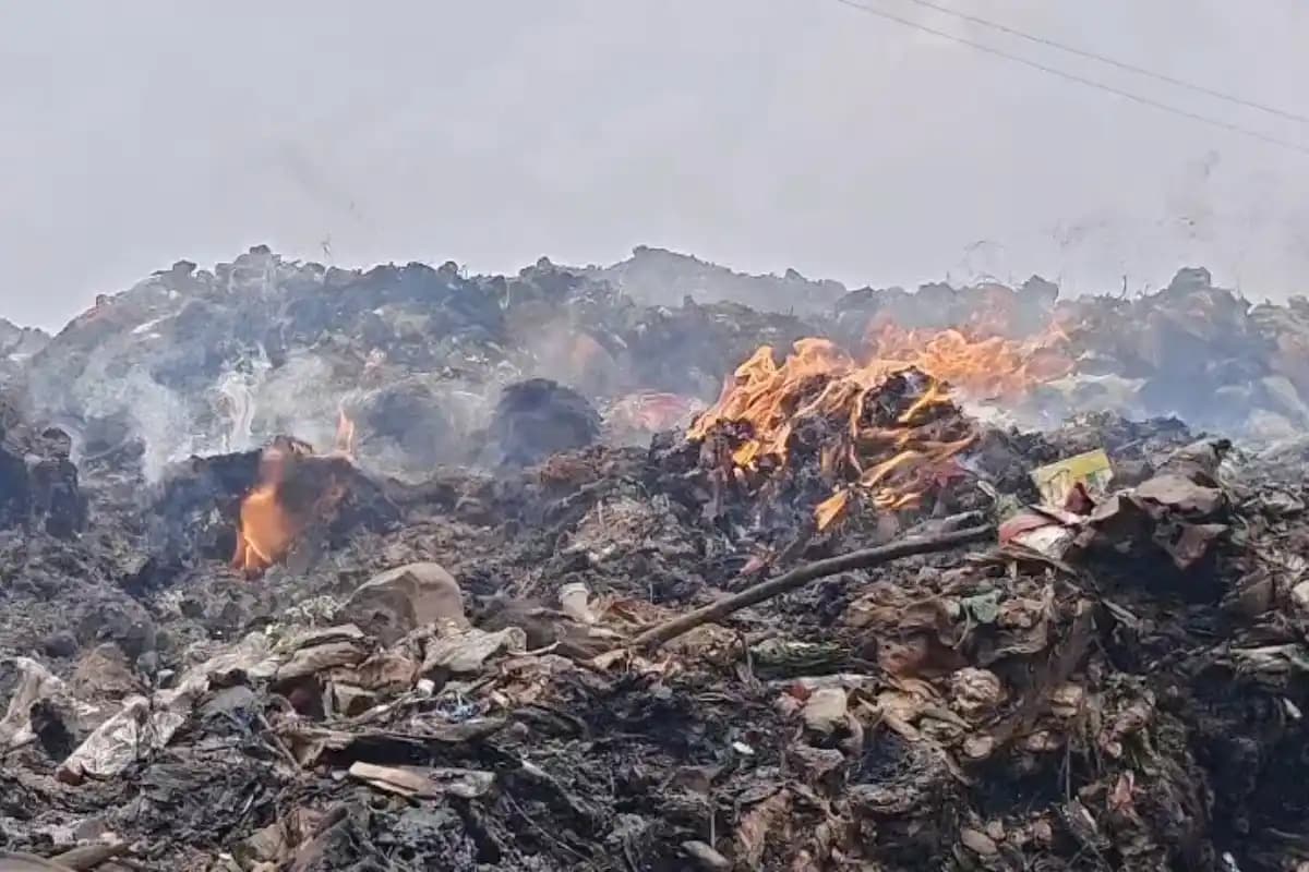 Nagpur News: जहरीले धुएं से परेशान लोग, कचरा यार्ड बना बड़ी समस्या