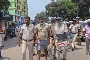 Salanpur TMC leader police custody road show controversy: पुलिस हिरासत में तृणमूल नेता को सड़क पर चलाने की घटना से बढ़ा विवाद, सालानपुर में राजनीतिक बयानबाजी तेज