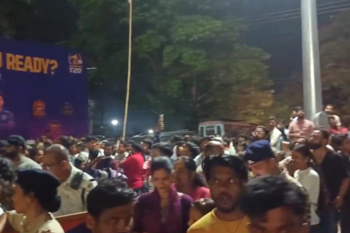 रांची: JSCA स्टेडियम में फाइनल मैच के दौरान मची भगदड़, कई घायल; पुलिस को करना पड़ा लाठीचार्ज