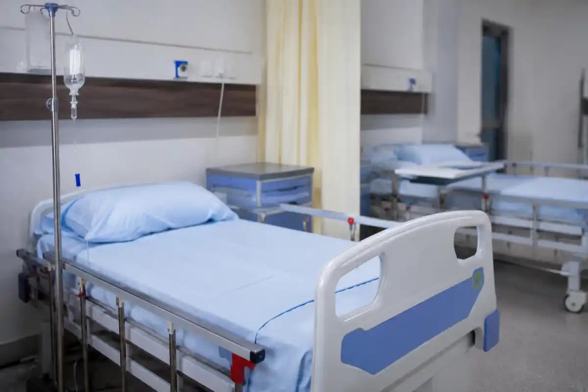 नागपुर के कई निजी अस्पतालों में अप्रशिक्षित कर्मचारियों से इलाज कराने के आरोप, मरीजों की सुरक्षा पर उठे सवाल