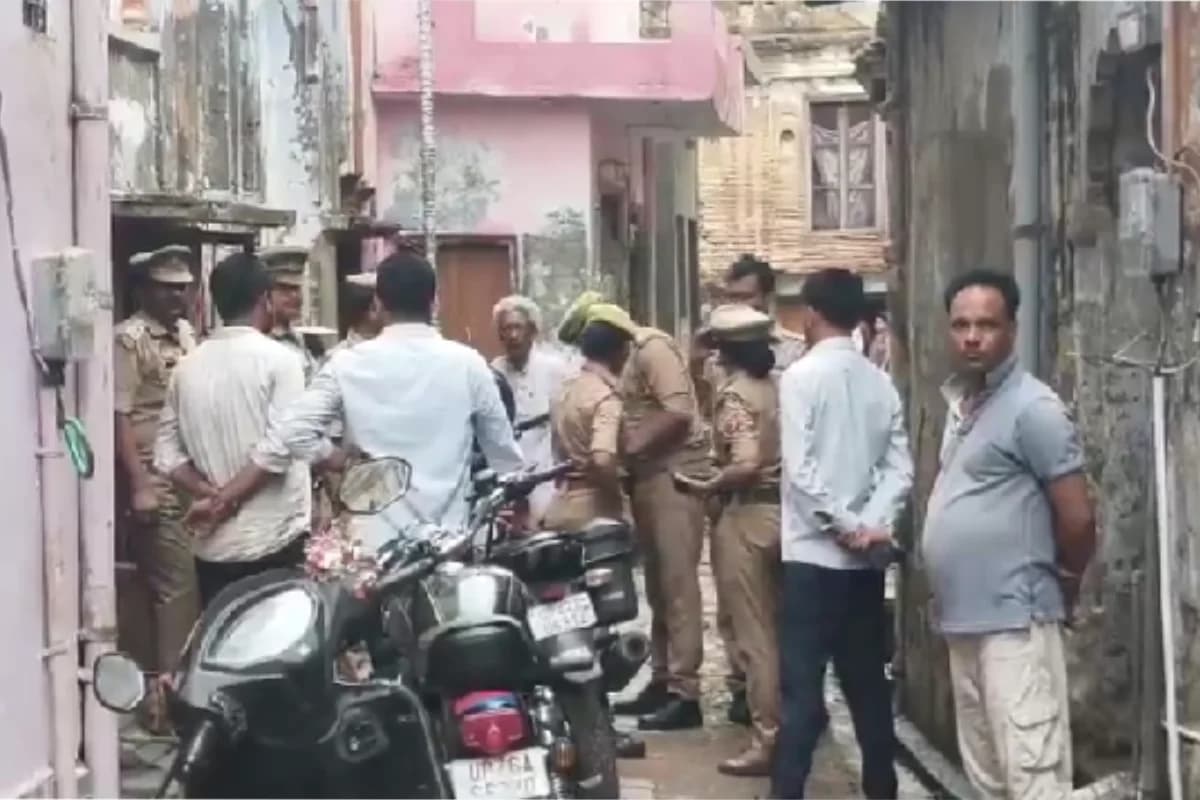 राम मंदिर चढ़ावा मामला: 8 आरोपियों के घर में पुलिस की ताबड़तोड़ छापेमारी, करीब 80 लाख नगद बरामद