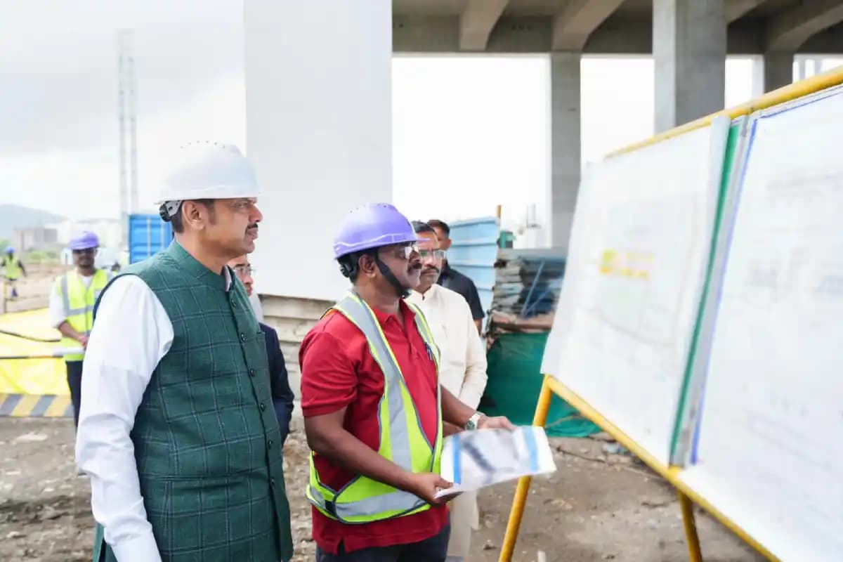 पालघर के विकास को नई गति देने के लिए मुख्यमंत्री ने बड़ी परियोजनाओं का निरीक्षण किया