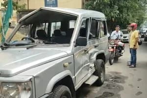 Park Street school poolcar accident Kolkata: पार्क स्ट्रीट के पास सड़क हादसे में दो स्कूल के बच्चे घायल, एसएसकेएम अस्पताल में इलाज जारी