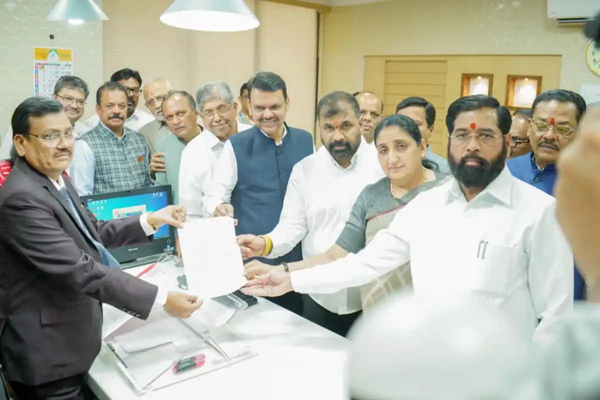 महाराष्ट्र विधान परिषद के उपसभापति पद के लिए नामांकन दाखिल, महायुति के नेताओं की रही मौजूदगी