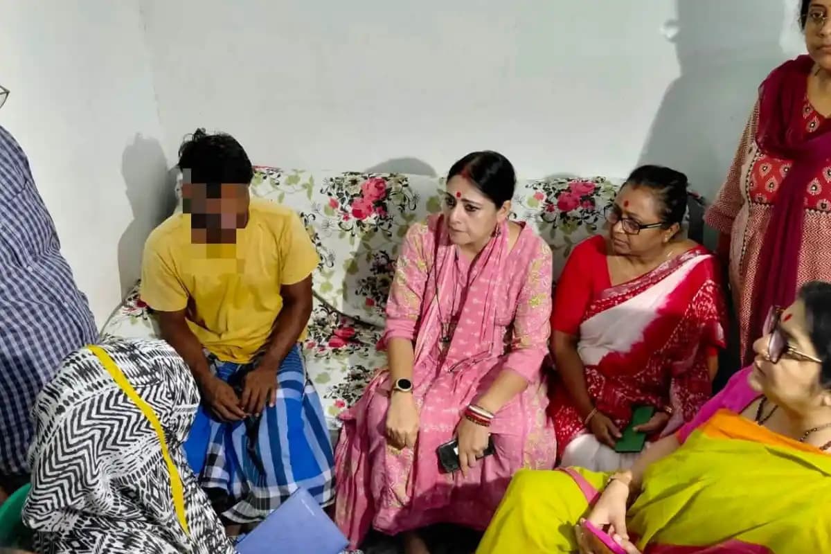 South 24 Parganas News: सूर्यपुर में पीड़िता के घर पहुंचा भाजपा का दल, परिवार से की मुलाकात