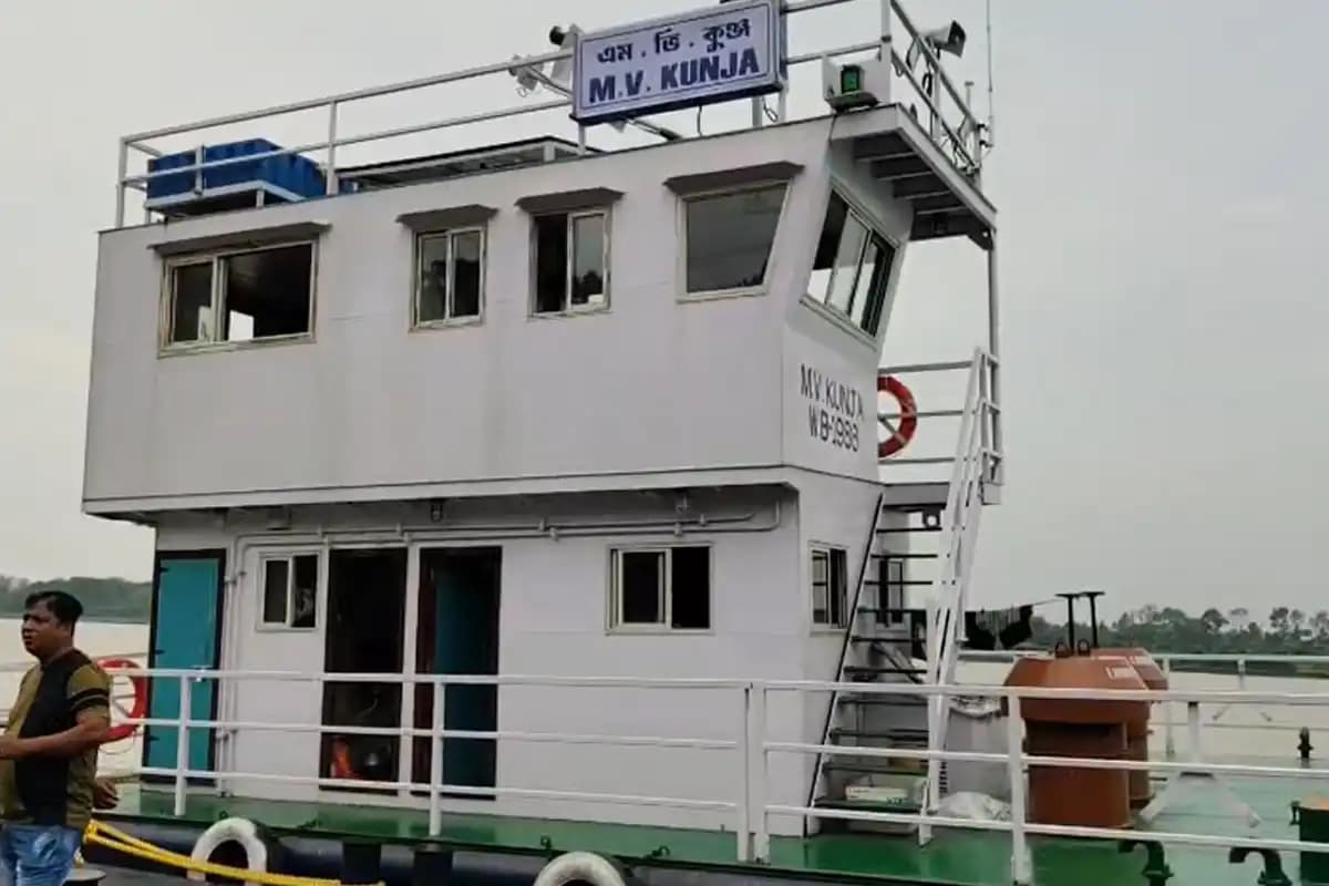 हुगली नदी के किनारे दस नए पंटून घाटों का उद्घाटन, जल यात्रा को मिलेगी नई सुविधा