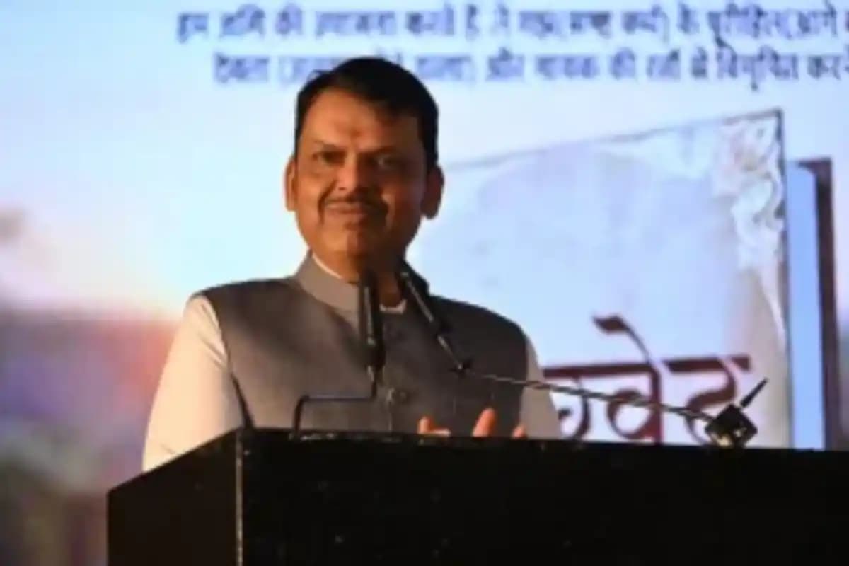 Mumbai News: मुख्यमंत्री देवेंद्र फडणवीस के जन्मदिन पर नहीं लगेंगे होर्डिंग और बैनर, सहायता निधि में सहयोग की अपील