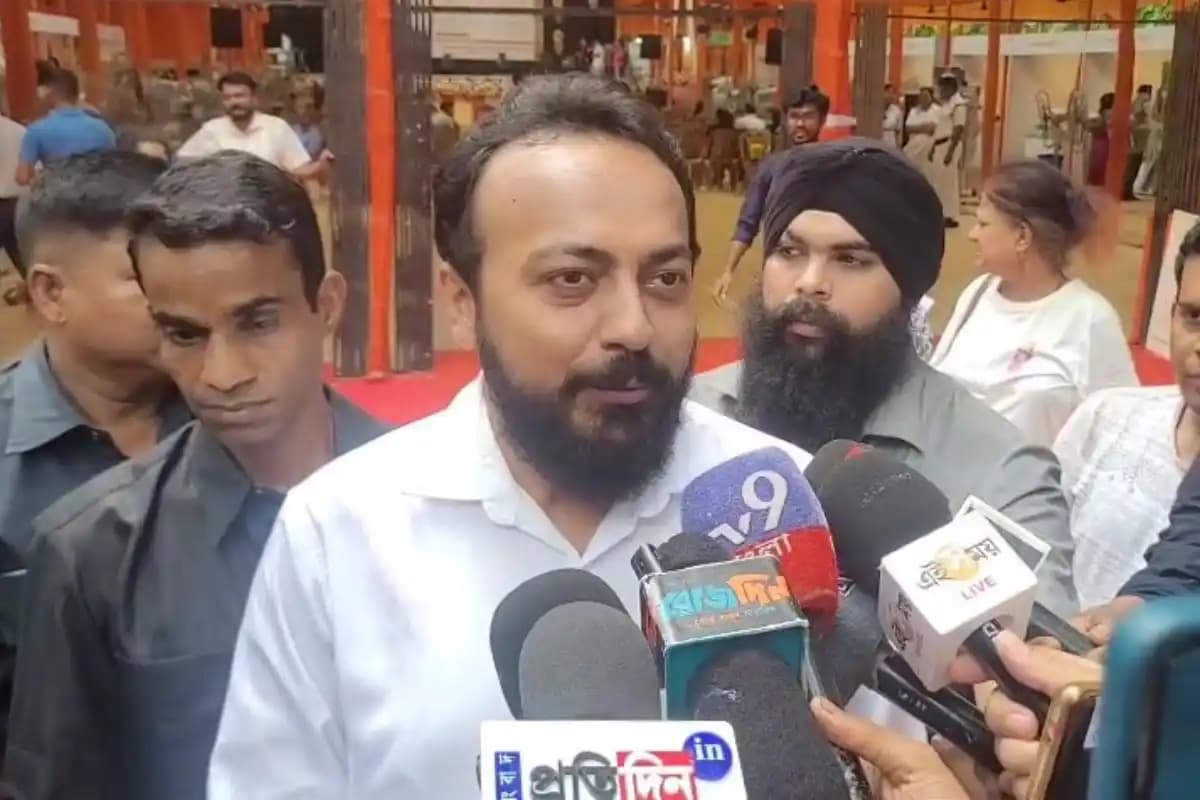 Kolkata News: नंदन में बड़े पर्दे पर फुटबॉल विश्व कप दिखाने की तैयारी, खेल मंत्री ने पुलिस के साथ व्यवस्था का लिया जायजा