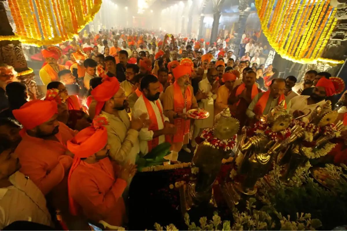 नागपुर में मुख्यमंत्री के जन्मदिन पर श्री लक्ष्मी-नृसिंह महायज्ञ का आयोजन, स्वास्थ्य और दीर्घायु के लिए हुई विशेष प्रार्थना