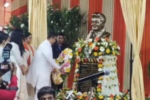 Suvendu Adhikari Uttam Kumar Jayanti celebration Bhawanipur: भवानीपुर के घर में मनाई गई उत्तम कुमार की जयंती, शुभेंदु अधिकारी सहित कई नेता और मंत्री हुए शामिल