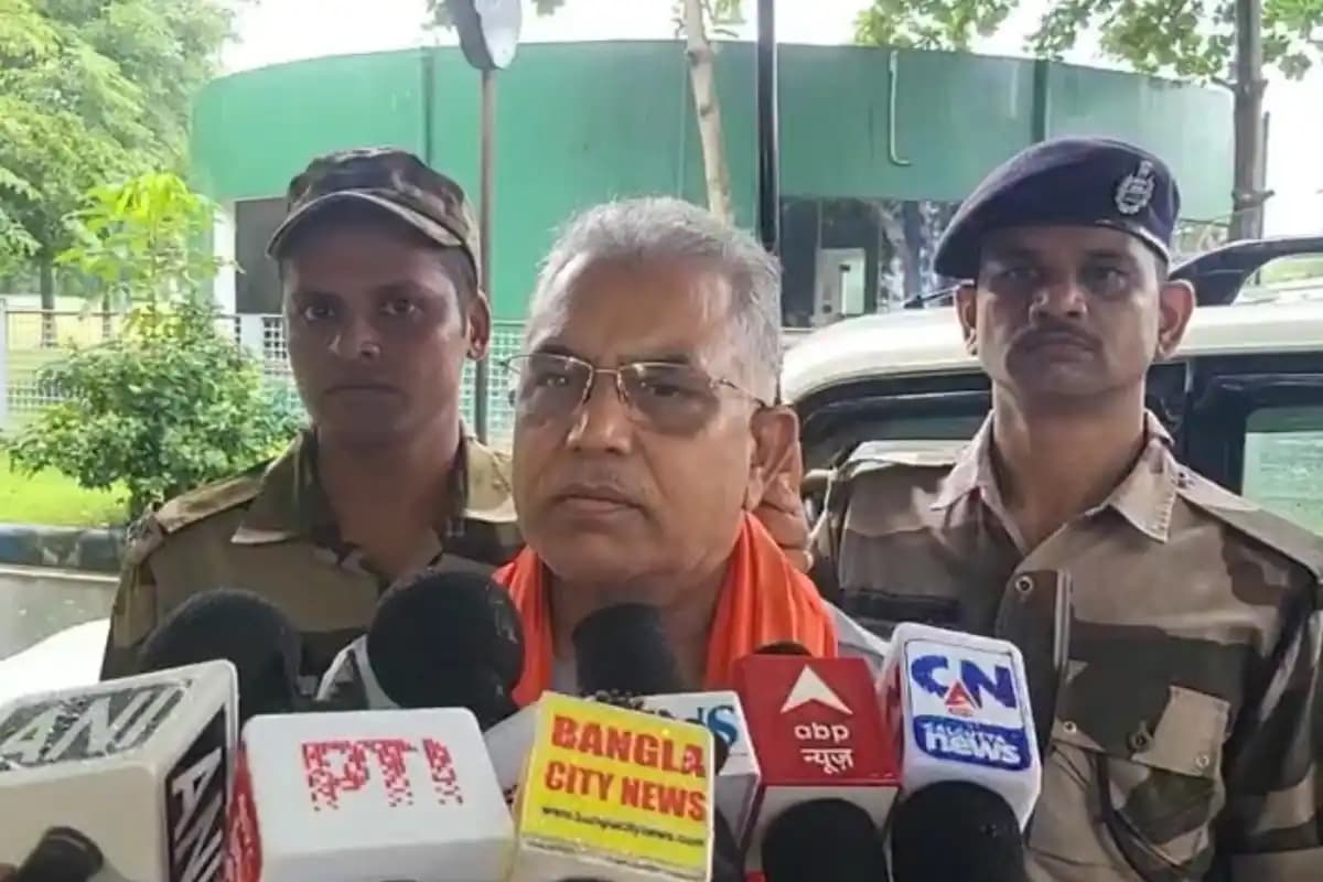 न्यूटाउन में मंत्री दिलीप घोष की प्रतिक्रिया, सार्वजनिक परीक्षा कानून में सख्ती का किया स्वागत