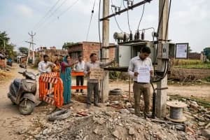 Hingoli 11KV electricity feeder scam engineer suspended: हिंगोली में 11 केवी फीडर के काम में गड़बड़ी, अधीक्षण अभियंता आर. एम. चव्हाण निलंबित