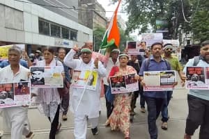 Kolkata INTUC protest Amit Shah resignation demand: कोलकाता में कांग्रेस और इंटक संगठनों ने विरोध प्रदर्शन कर अमित शाह के इस्तीफे की मांग उठाई
