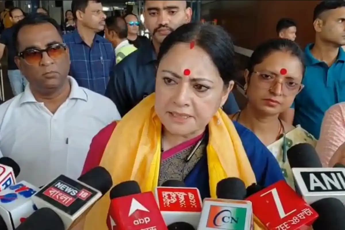 West Bengal News: अब सड़क पर रेत, पत्थर या ईंट रखने पर लगेगा जुर्माना, राज्य की मंत्री अग्निमित्रा पाल की सख्त चेतावनी
