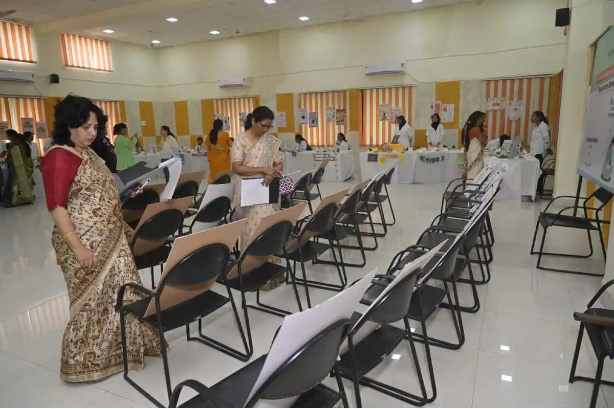 नागपुर विश्वविद्यालय में दुग्ध बढ़ाने वाले भोजन की प्रदर्शनी, मां और बच्चे के अच्छे स्वास्थ्य का दिया गया संदेश