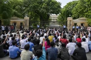 Nagpur University Student Problems NCP Protest: नागपुर विश्वविद्यालय में छात्रों की समस्याओं को लेकर राष्ट्रवादी विद्यार्थी कांग्रेस का धरना, आंदोलन तेज करने की चेतावनी