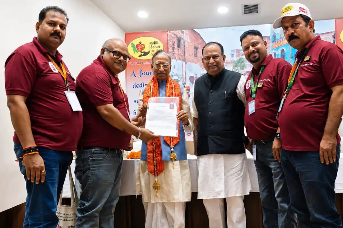 अंगदान के संकल्प के साथ सिवान से पटना पहुँची दधीचि देहदान समिति की टीम