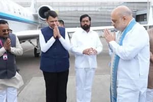 Amit Shah Mumbai Departure Devendra Fadnavis Farewell: मुंबई से रवाना हुए केंद्रीय गृह मंत्री अमित शाह, मुख्यमंत्री देवेंद्र फडणवीस और एकनाथ शिंदे रहे मौजूद