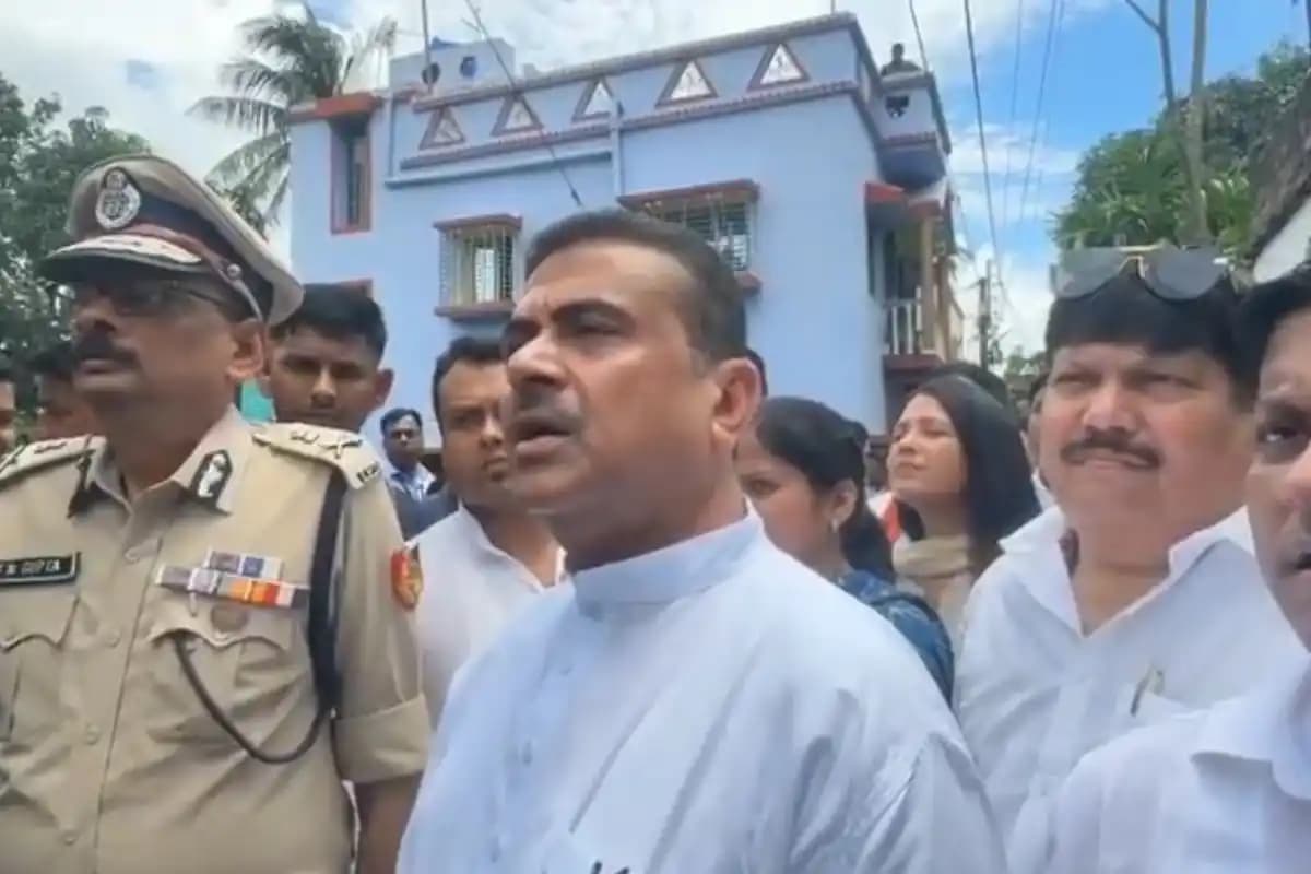 North 24 Parganas News: हालीशहर में पुलिस हिरासत में मौत पर बढ़ी हलचल, ममता के बाद मृतक के परिवार से मिलने पहुंचे शुभेंदु अधिकारी