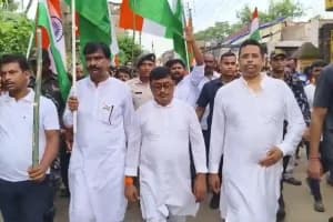 Bankura Patrasayer Tiranga Yatra: बांकुड़ा के पात्रसायर में हजारों लोगों ने निकाली भव्य तिरंगा यात्रा, सांसद सौमित्र खां सहित कई प्रमुख लोग हुए शामिल
